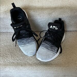APL Techloom Ascend Sneakers in Black and White Ombre’